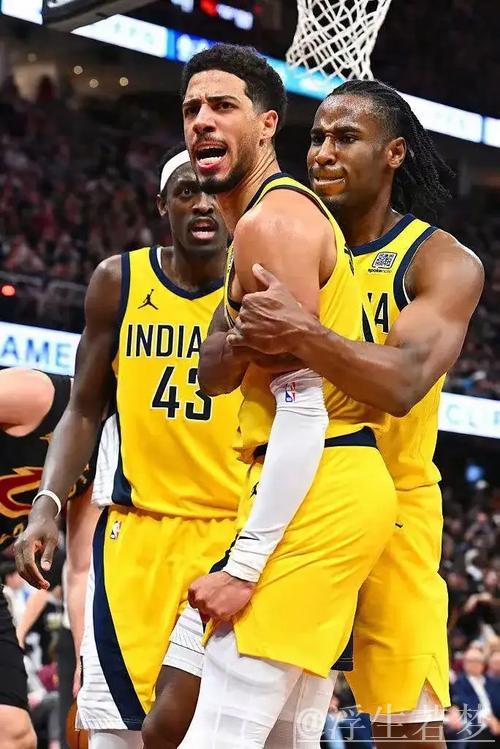 诺里斯接连超越劳森与斯特罗尔